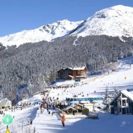 Au Pied Des Pistes Avec Balcon Et Casier A Skis - Fr-1-557-86 * Les Adrets