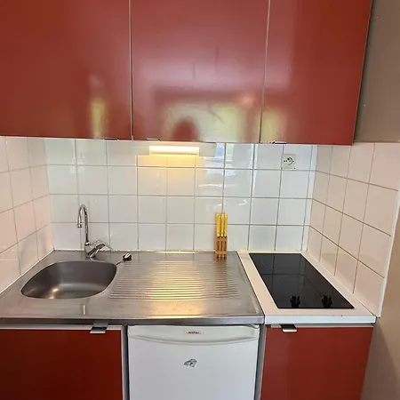 Apartment 3 Couchages Au Pied Des Pistes Avec Balcon - Fr-1-557-86