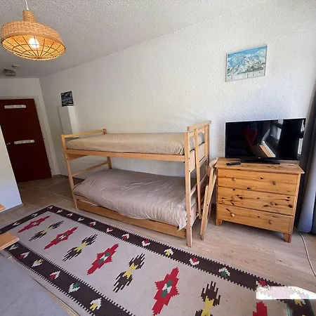 3 Couchages Au Pied Des Pistes Avec Balcon - Fr-1-557-86